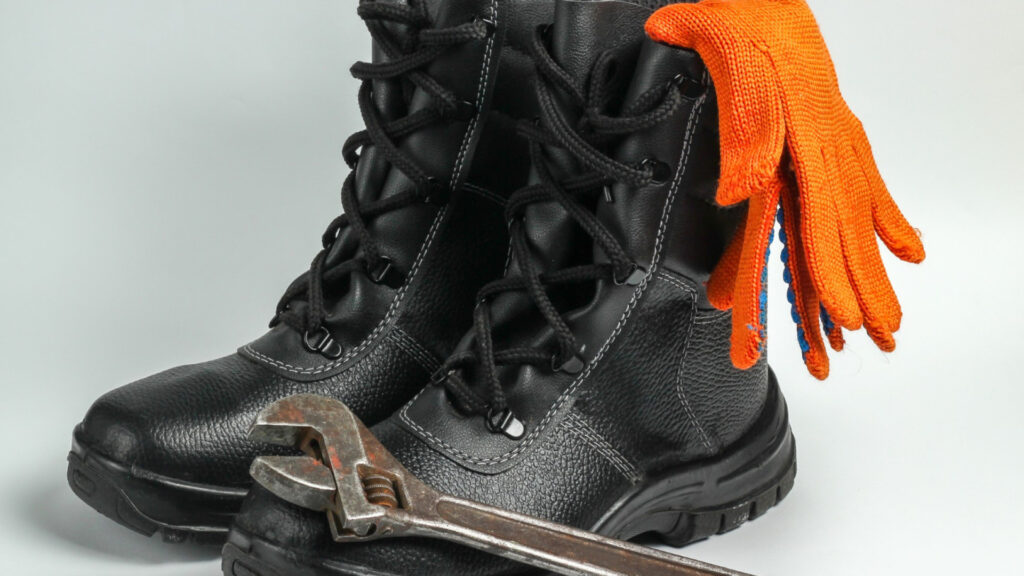Embout, semelle et norme : comprendre les bottes de sécurité
